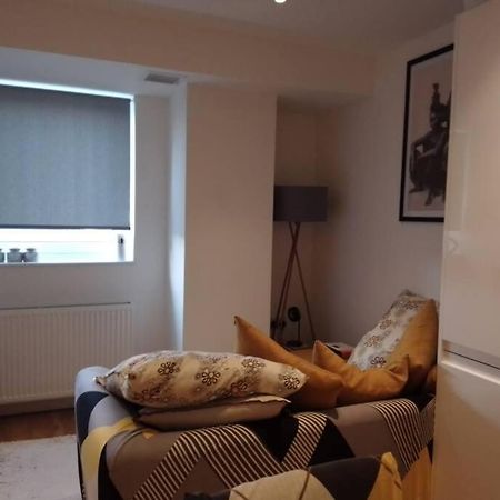 Whole Apartment 5 Mins To East Croydon & Concierge Londen Buitenkant foto