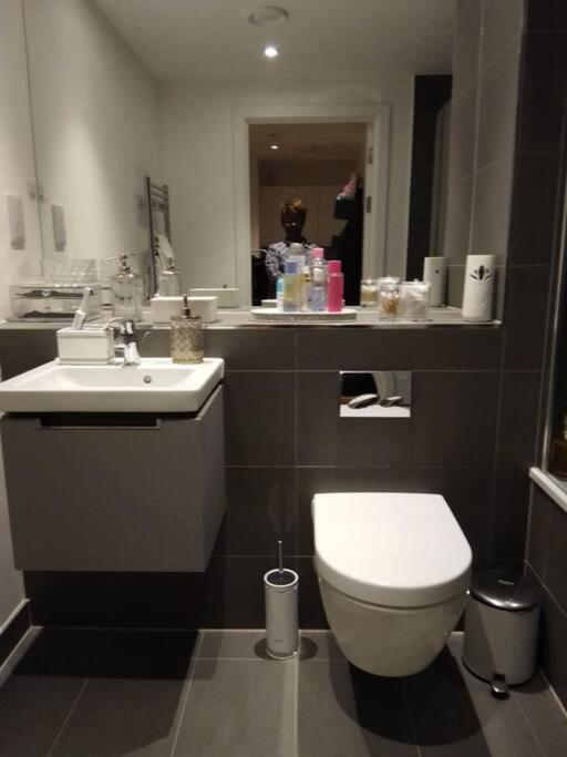 Whole Apartment 5 Mins To East Croydon & Concierge Londen Buitenkant foto